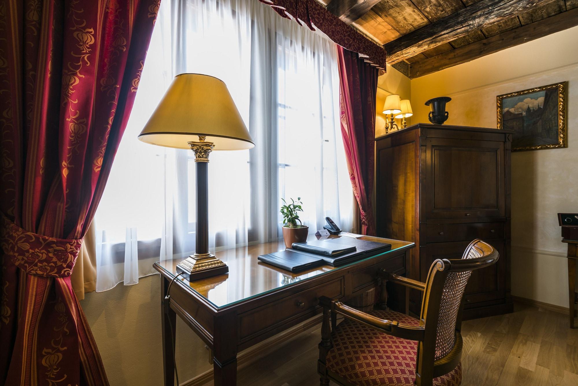 โกลเดน เวลล์ Hotel ปราก ภายนอก รูปภาพ
