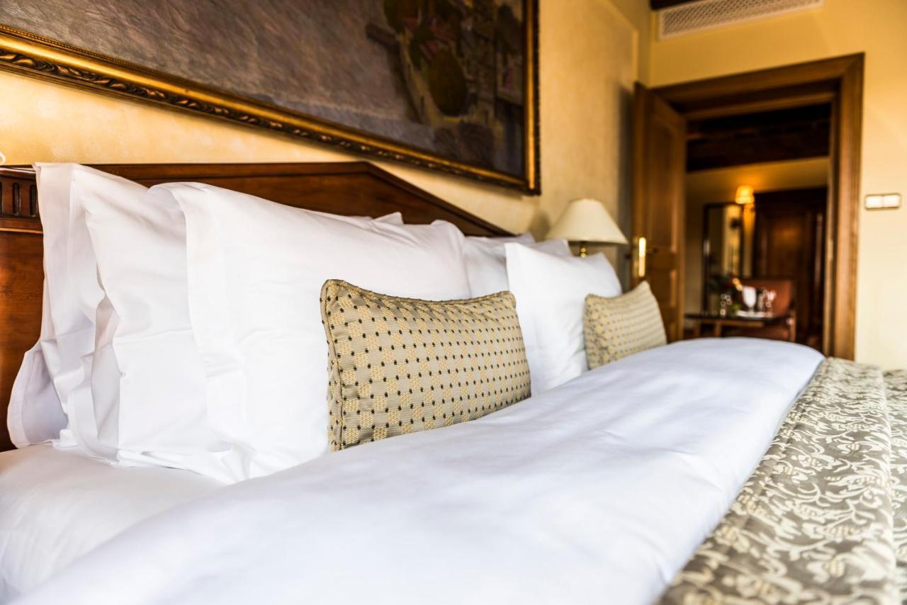 โกลเดน เวลล์ Hotel ปราก ภายนอก รูปภาพ