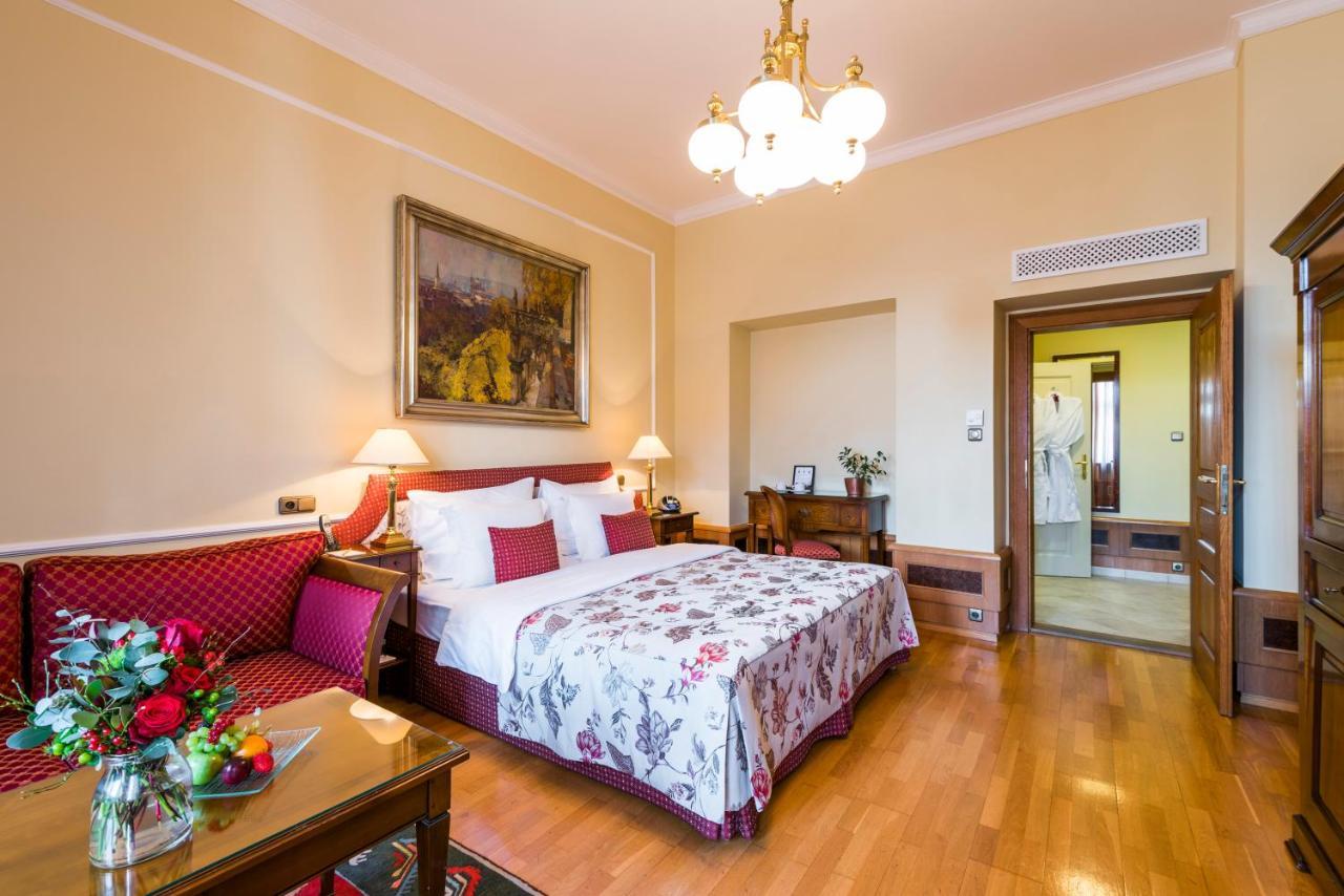 โกลเดน เวลล์ Hotel ปราก ภายนอก รูปภาพ